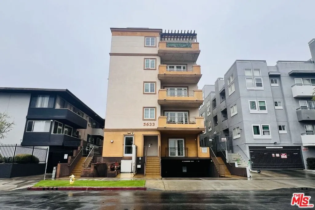 5633 Carlton Way 203, Los Angeles, California 90028 home-pic-0